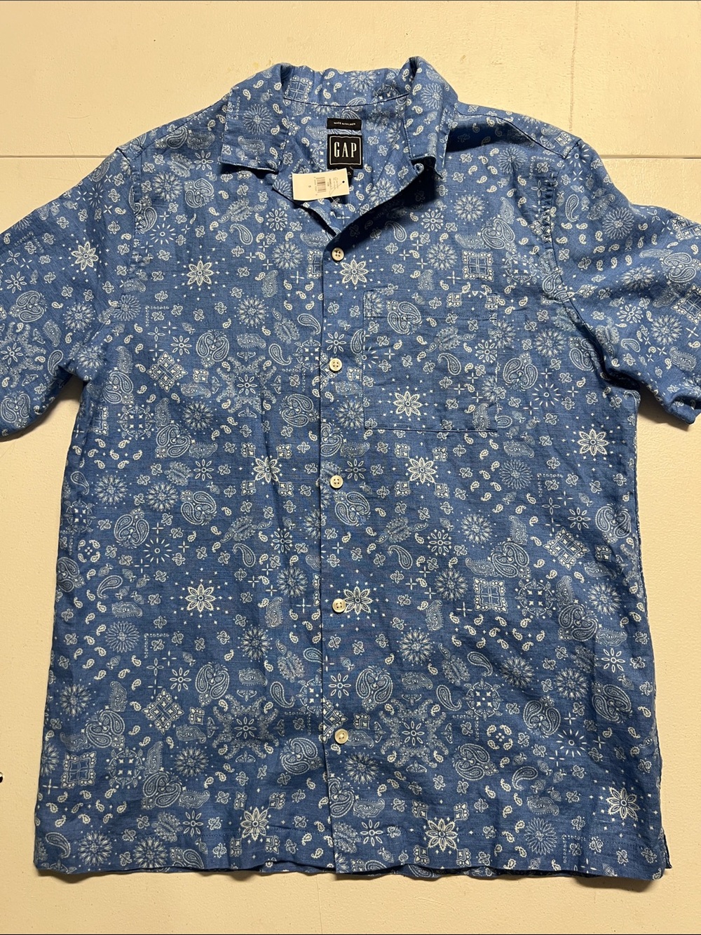 GAP Blue Short-Sleeve Paisley Print Button-Down Shirt